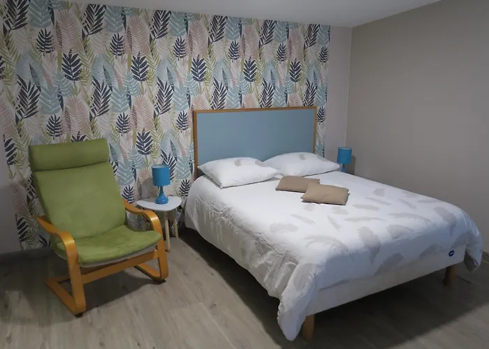 Les Collinades De 3*